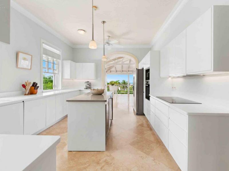 Sugar Hill - Bananaquit , West Coast Barbados 