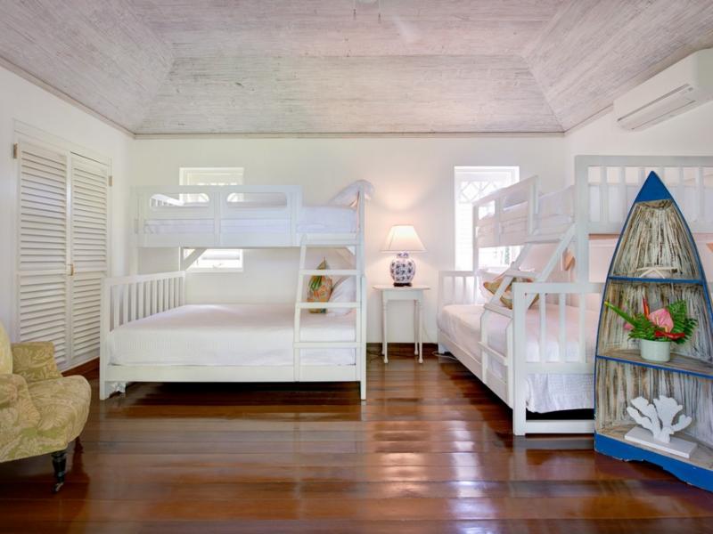 Jacaranda , L'Ansecoy Bay 