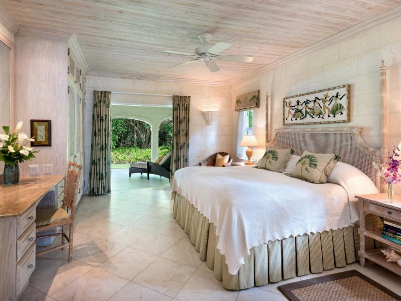 Coral Reef Club - Tamarind Villa , Beachfront villas Barbados , Porters , St James , West Coast Barbados 