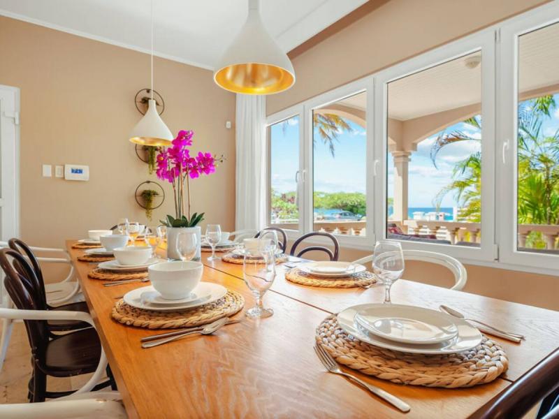 Catalina Beach House , 