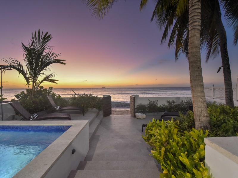 Milord Sunsets - Beachfront , Beachfront villas Barbados , Fitts Village , St James , West Coast Barbados 
