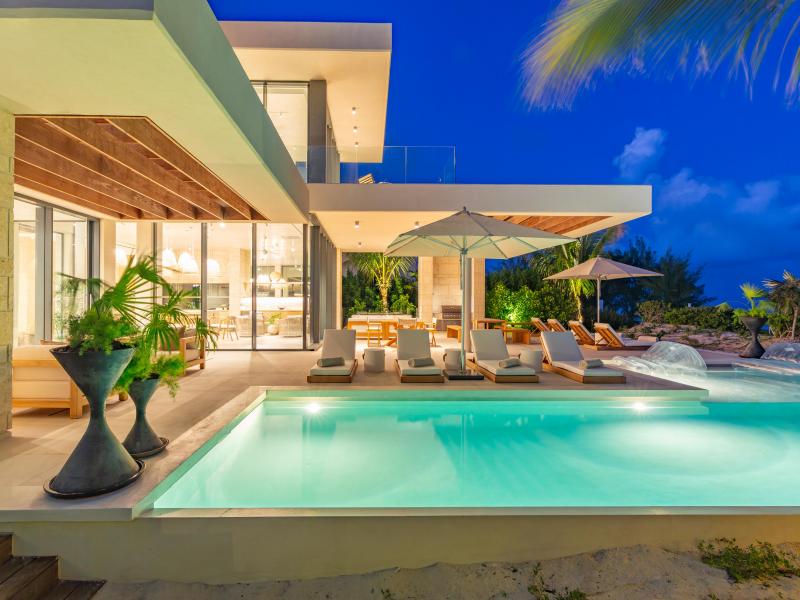 Dune House - Beachfront , Providenciales 