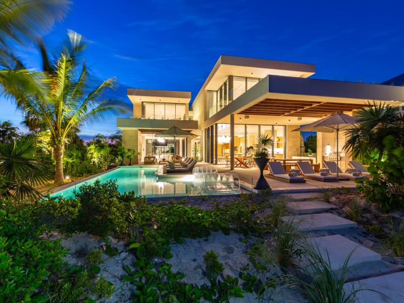 Dune House - Beachfront , Providenciales 
