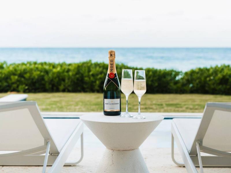 Endless - Palm Beach on Runaway Bay , Runaway Bay 