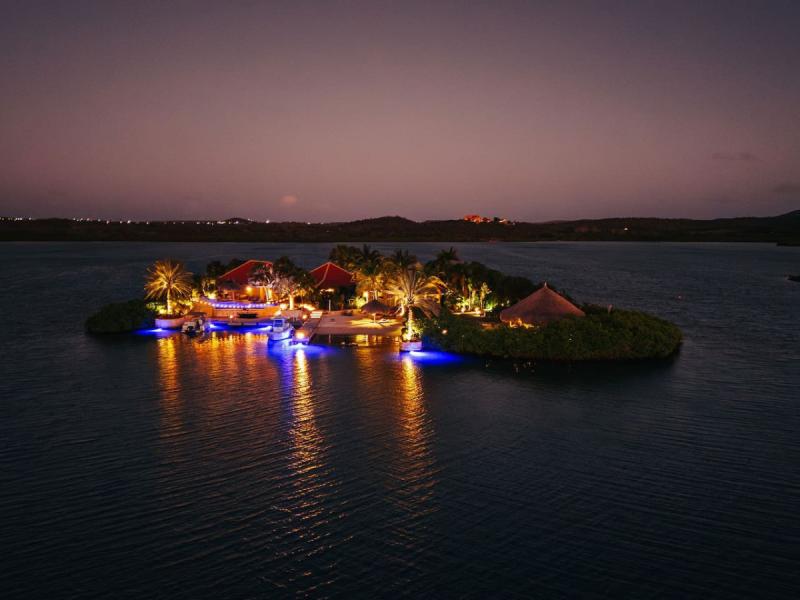 Isla Kiniw , 