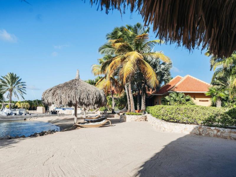 Isla Kiniw , 