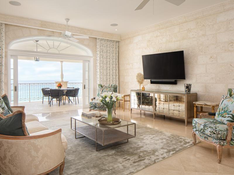 Kiko - Beachfront , Beachfront villas Barbados , Paynes Bay , St James , West Coast Barbados 