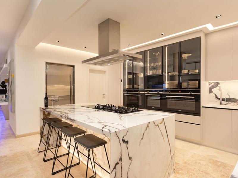 Hollywood Mansion , Cape Town 