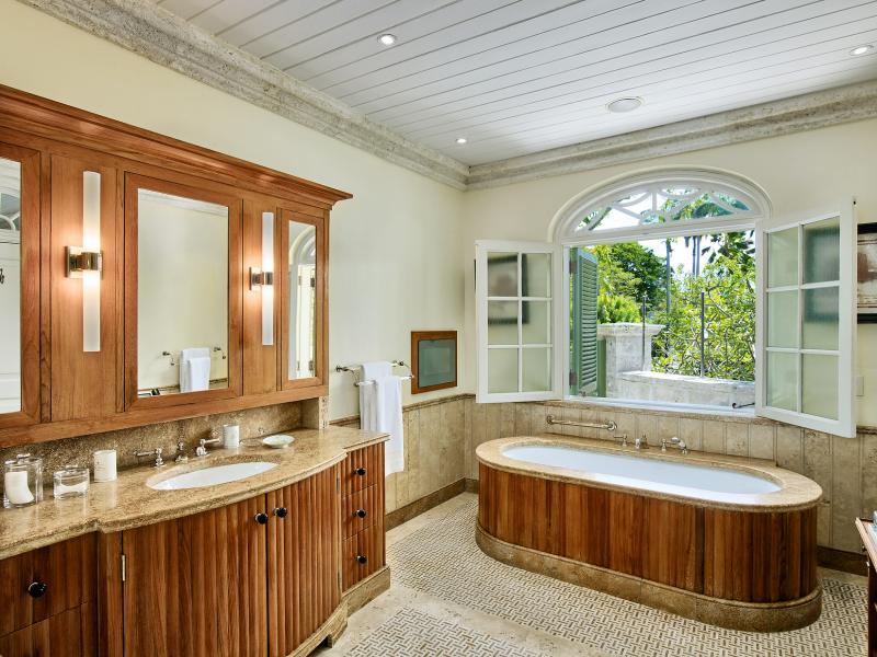 Laughing Waters - Sandy Lane Estate- Beachfront , Beachfront villas Barbados , Sandy Lane Beach , Sandy Lane Estate , St James , Waterfront villas Barbados , West Coast Barbados 