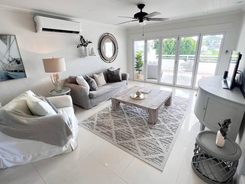 Glitter Bay 302 - Top Deck , Beachfront villas Barbados , Glitter Bay , Porters , St James , West Coast Barbados 