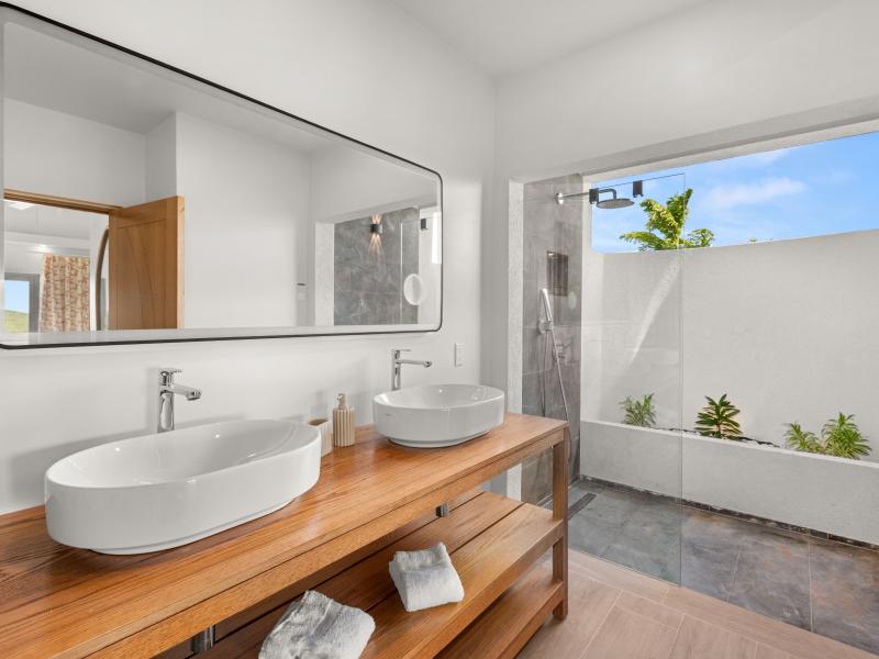 Villa Moonridge , Nonsuch Bay 