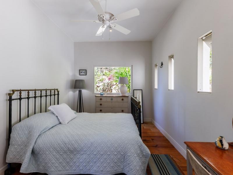 Nirvana. Tortola , Tortola 