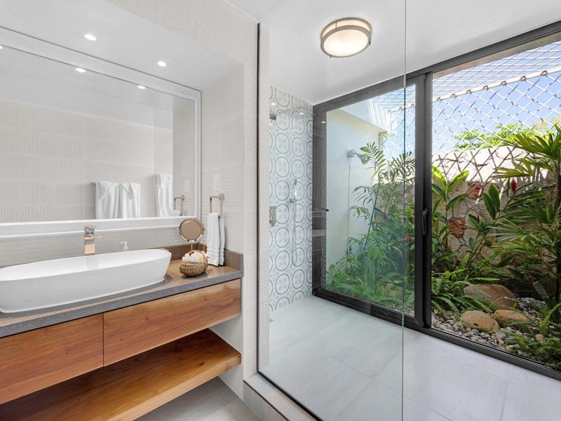 Noble House by the Sea , Montego Bay 