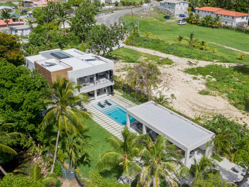 Villa Onyx , Beachfront villas Barbados , St Peter , West Coast Barbados 