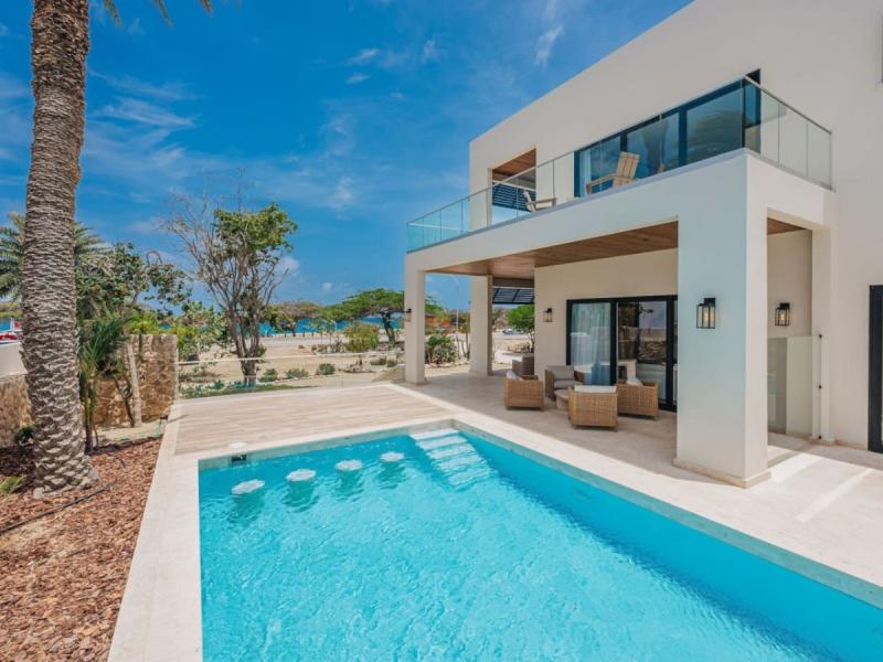 Sunset Cove LG Smith 528 , 