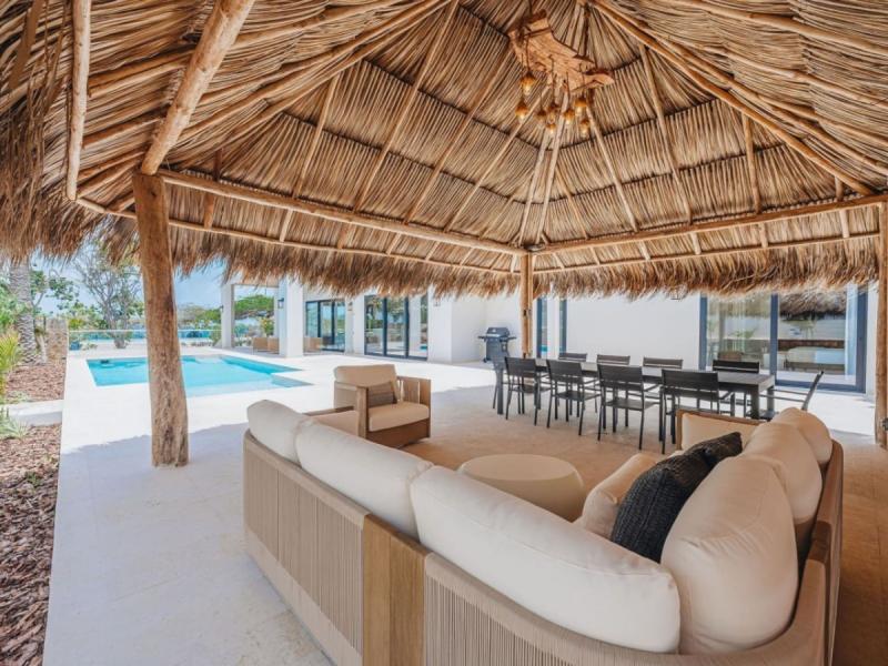 Sunset Cove LG Smith 528 , 