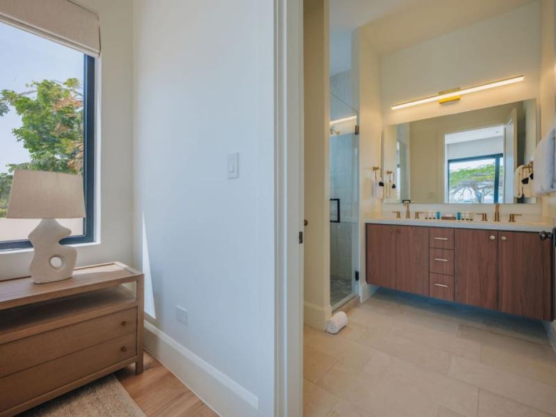 Sunset Cove LG Smith 528 , 