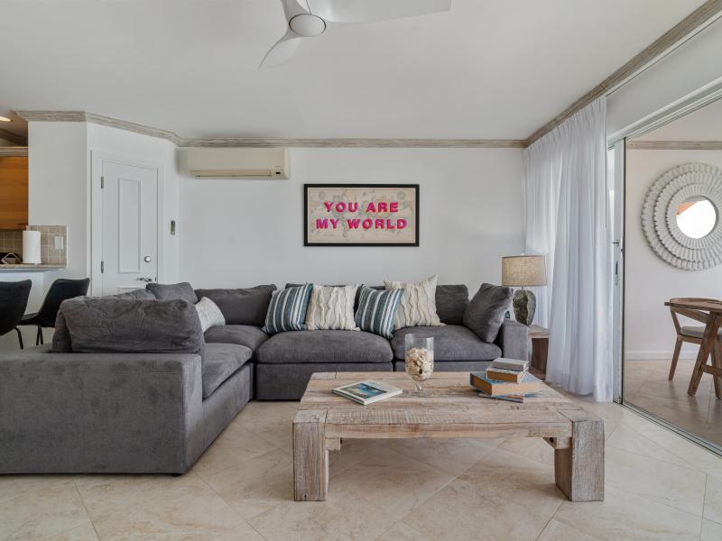 Villas on The Beach 304 , Holetown 