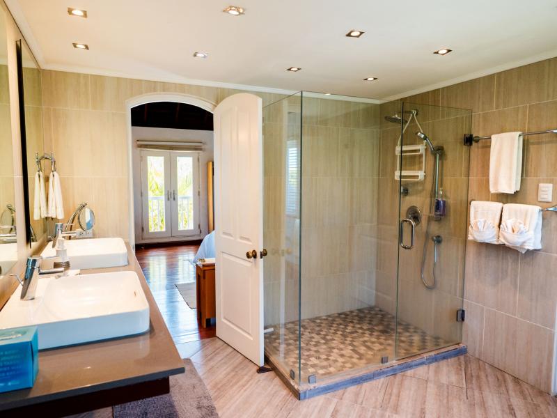 Villa Bimiti , Mount Irvine 