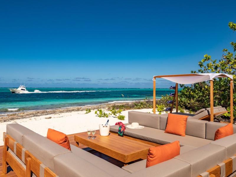 Beach Cake , Grace Bay , Turtle Cove 