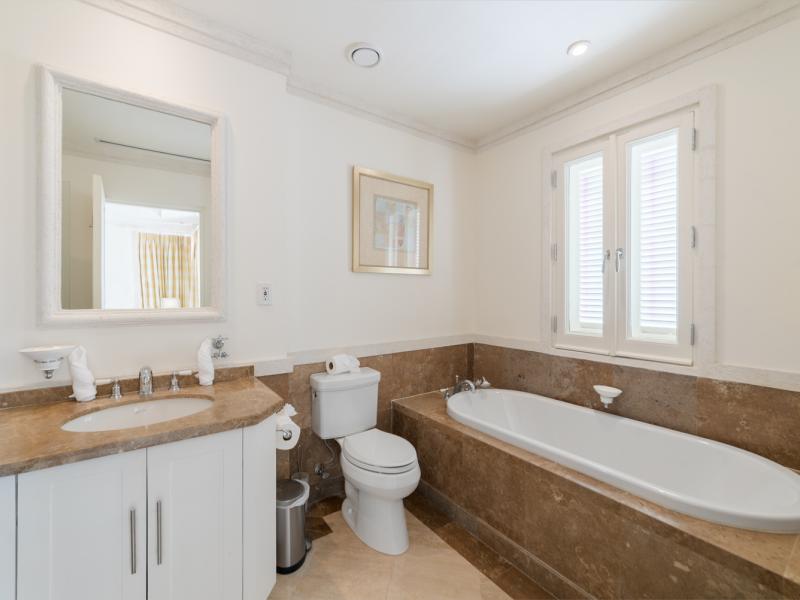 Smugglers Cove 6 , Beachfront villas Barbados , Paynes Bay , St James , West Coast Barbados 