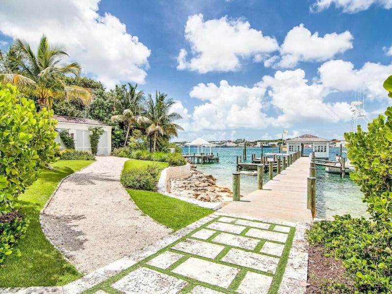 On Beach Time , Paradise Island 