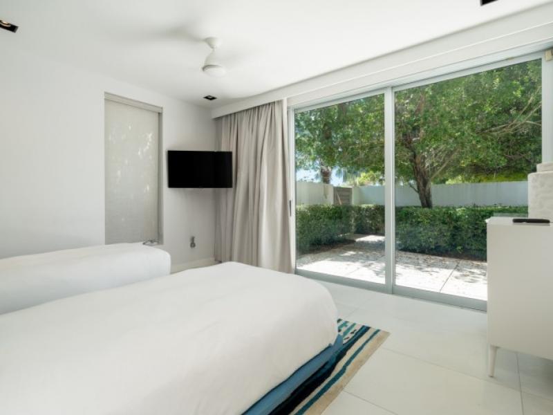 Villa Hyperion , Long Bay 