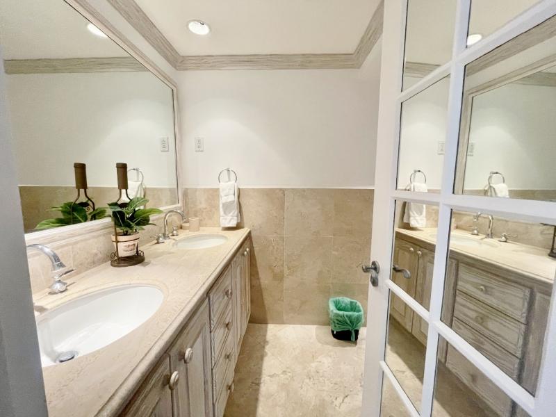 Villas on the Beach 103 , Beachfront villas Barbados , Holetown , St James , Villas on the Beach, Barbados , West Coast Barbados 