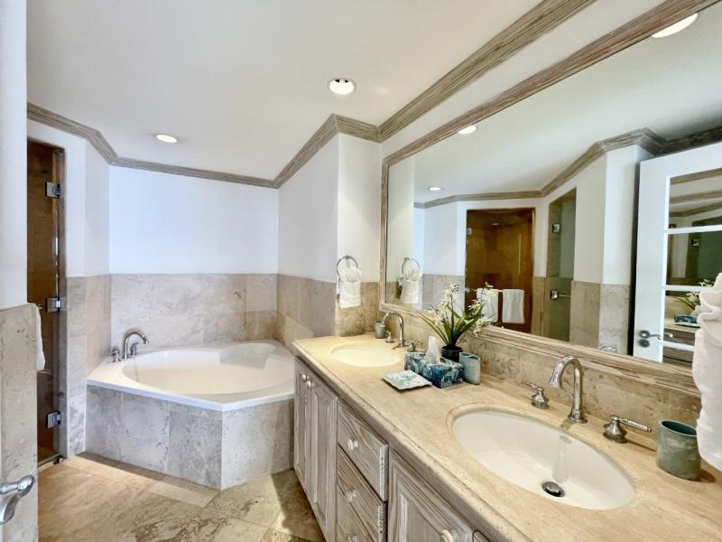 Villas on the Beach 403 , Beachfront villas Barbados , Holetown , St James , Villas on the Beach, Barbados , West Coast Barbados 