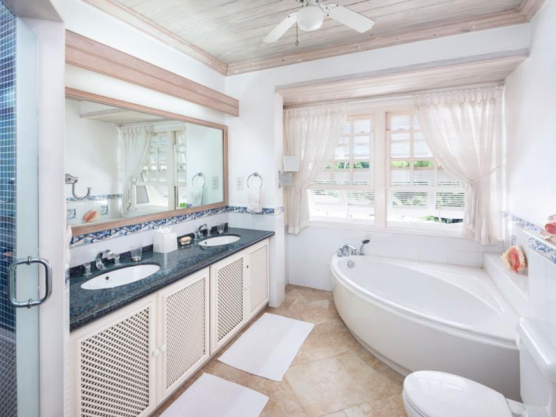 Mahogany Bay - Seashells , Beachfront villas Barbados , Paynes Bay , St James , West Coast Barbados 