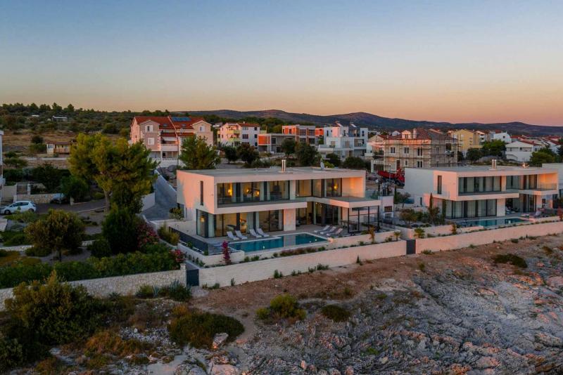 Villa Miracle